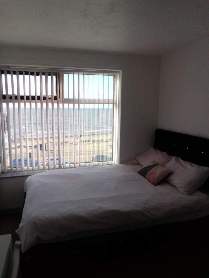 בלקפול Arnies Hotel מראה חיצוני תמונה